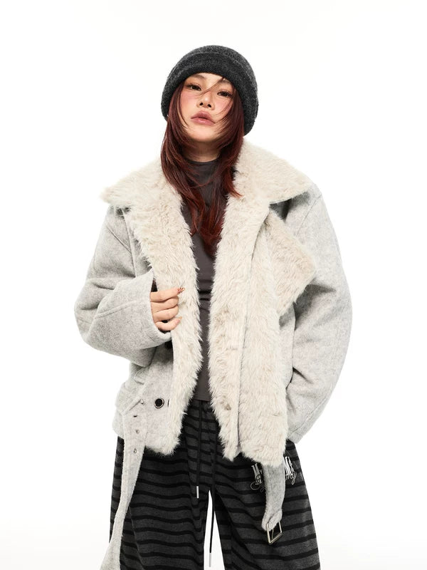 Jaqueta de Lã com Gola de Pelúcia Falsa 