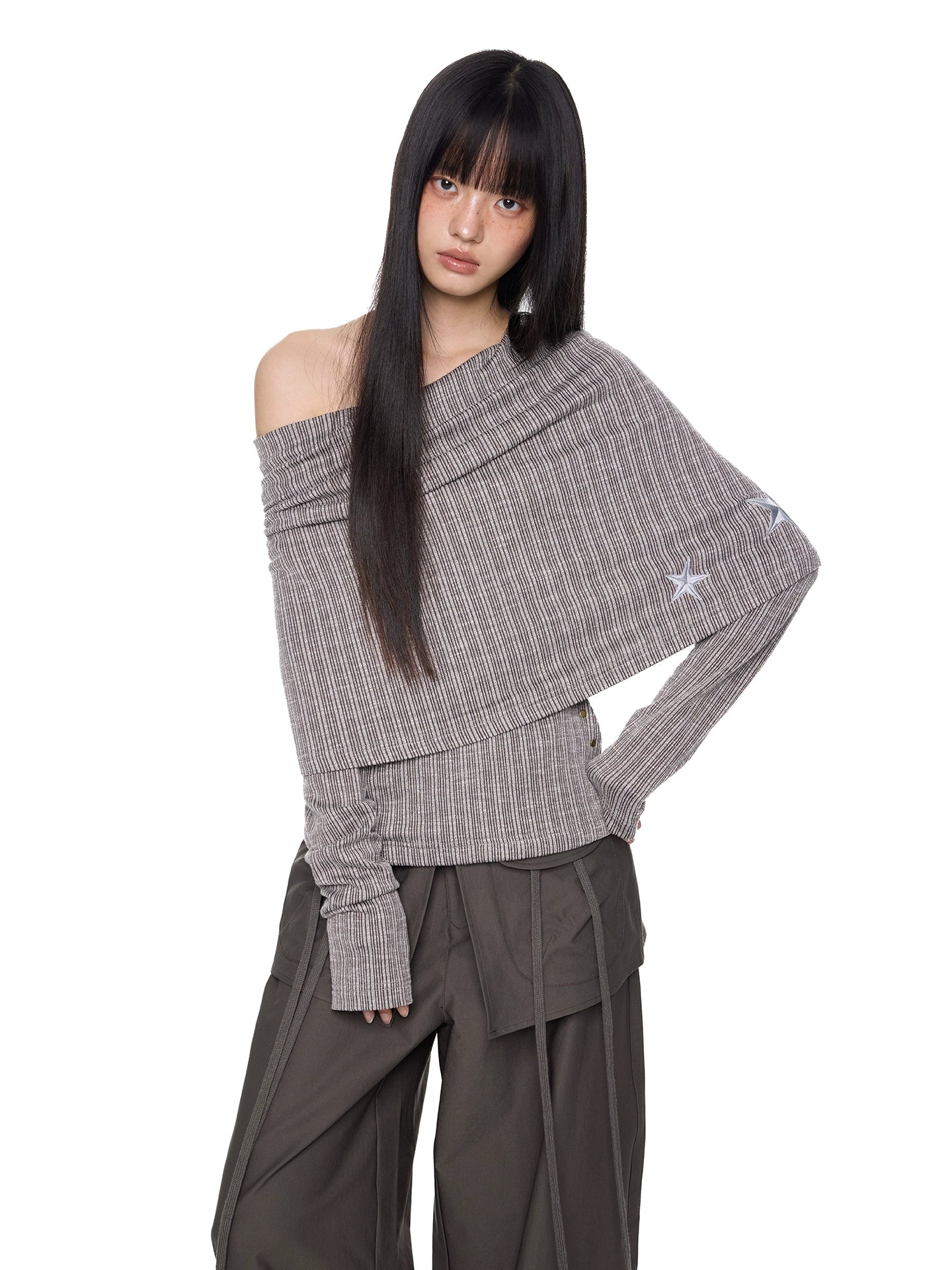 بلوزة طويلة الأكمام مخططة بدون أكتاف 