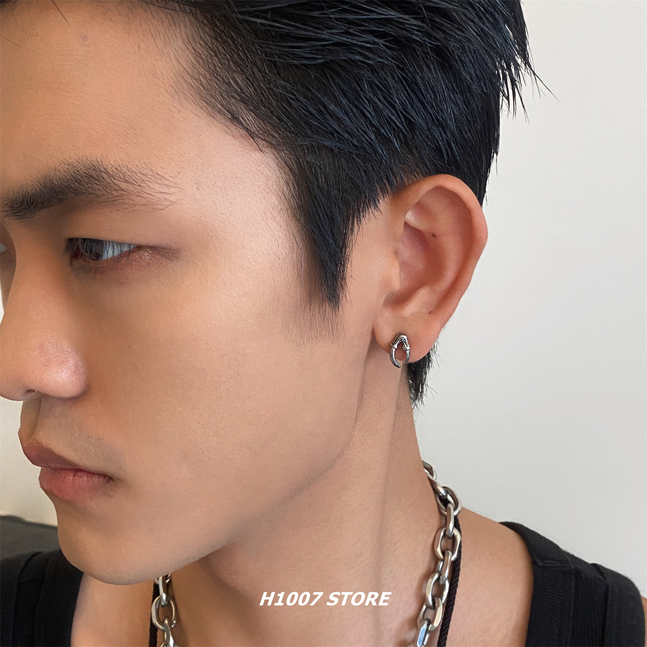 Dragon Claw Retro Stud Earrings