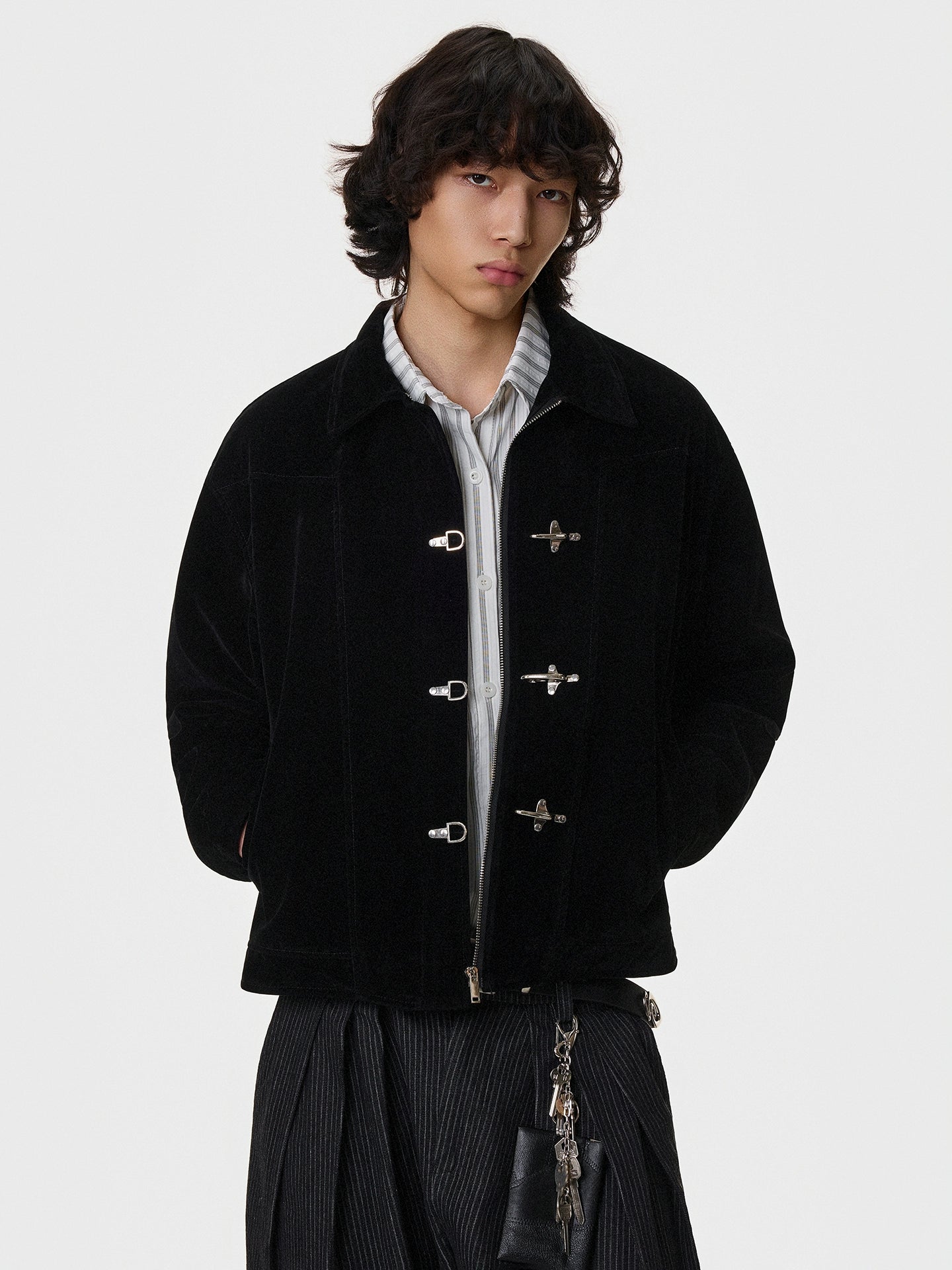 Toggle Kapatma Detaylı Süet Kısa Ceket 