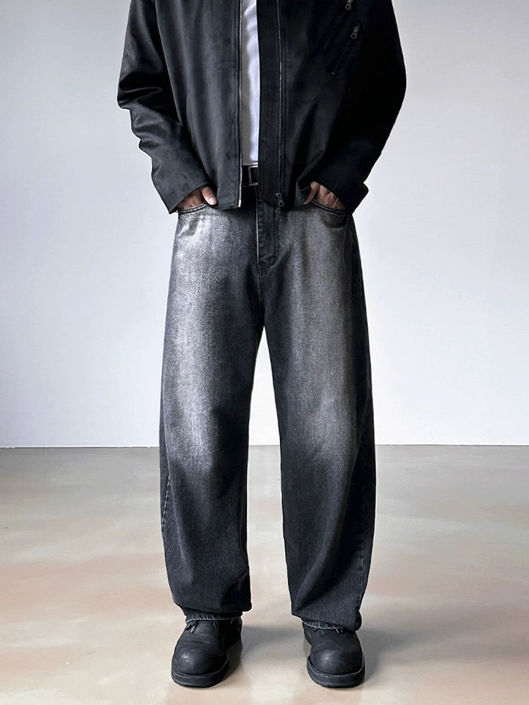 Gewaschene lockere gerade Jeans mit weitem Bein 