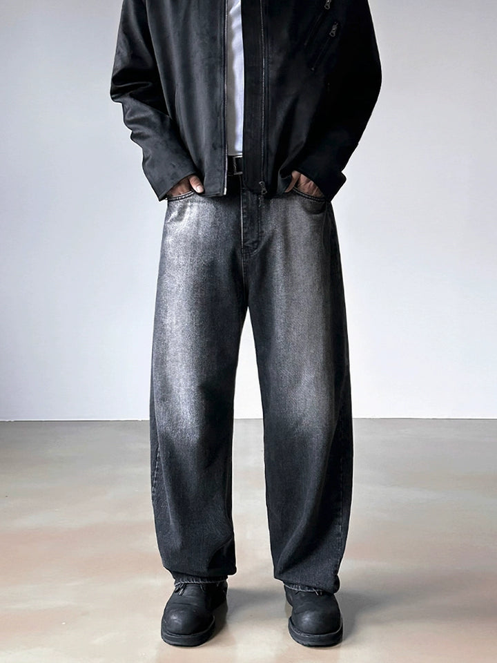 Gewaschene lockere gerade Jeans mit weitem Bein 