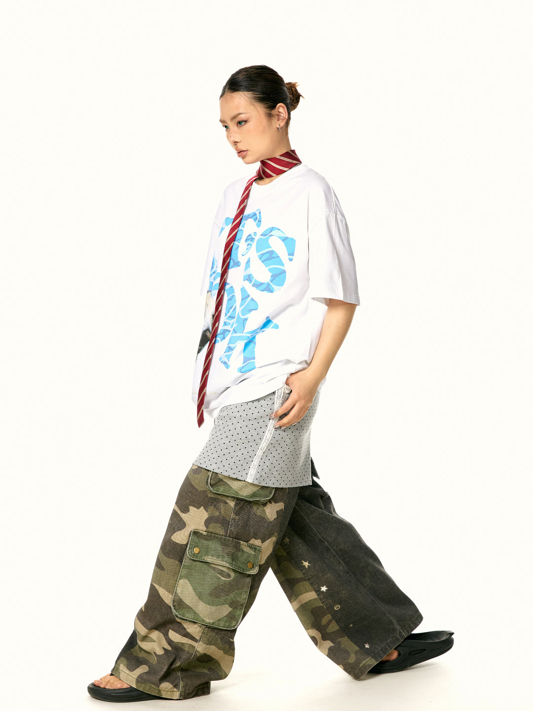 Loose Graphic Print Turtleneck Top