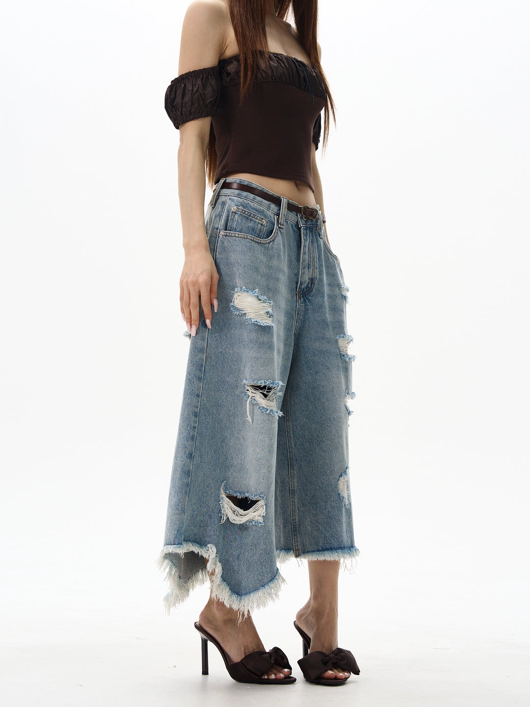 不規則なダメージ加工のワイドレッグデニムパンツ 
