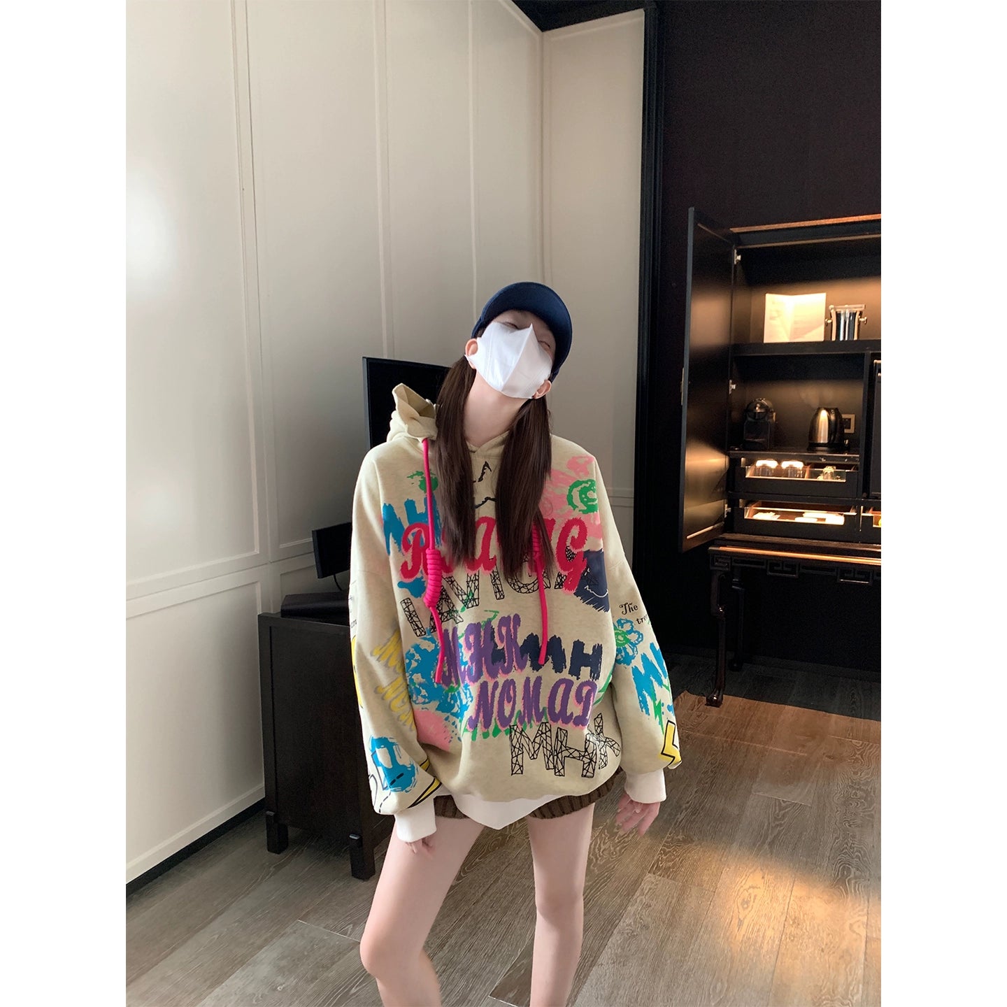 Grafiti Desenli Oversize Kapüşonlu Sweatshirt 