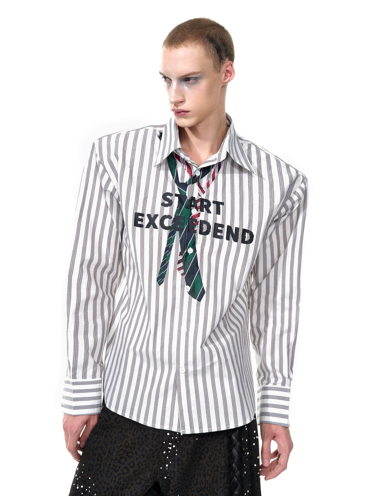 Dikey Çizgili Kravat Desenli Uzun Kollu Gömlek 