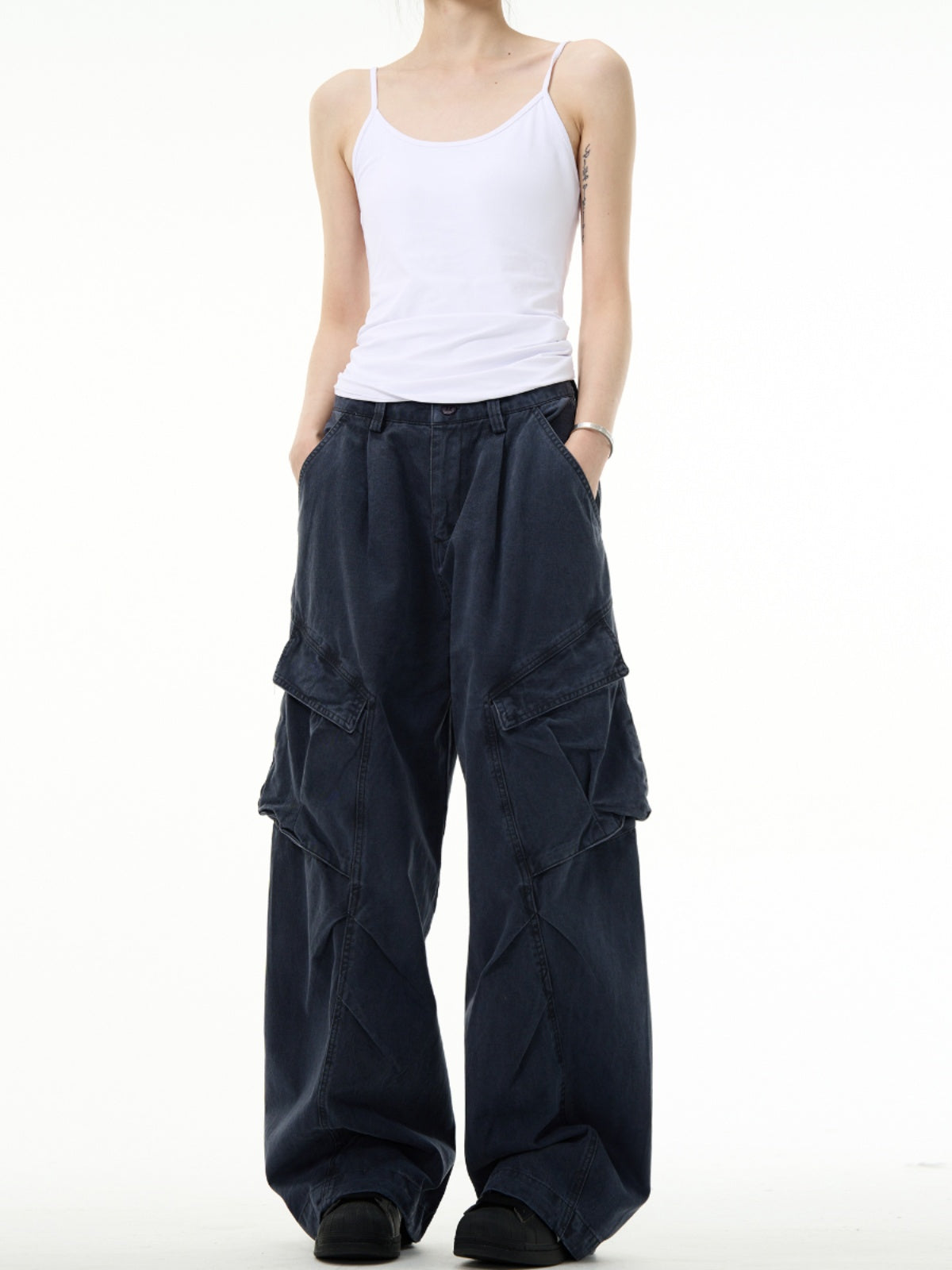 Wide-Leg Cargo Pants with Large Pockets