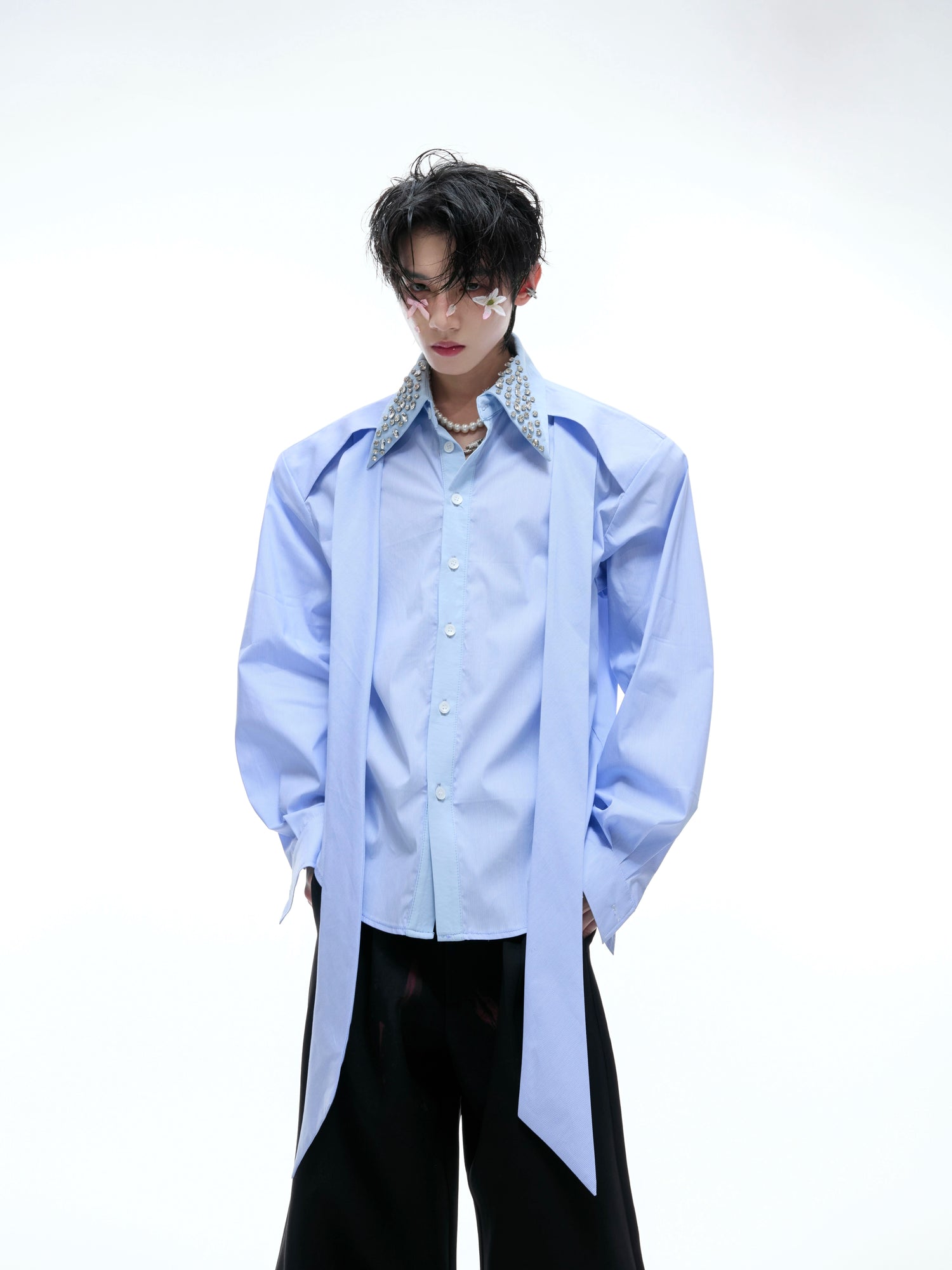 Diamond Inlaid Contrast Collar Ribbon Shirt