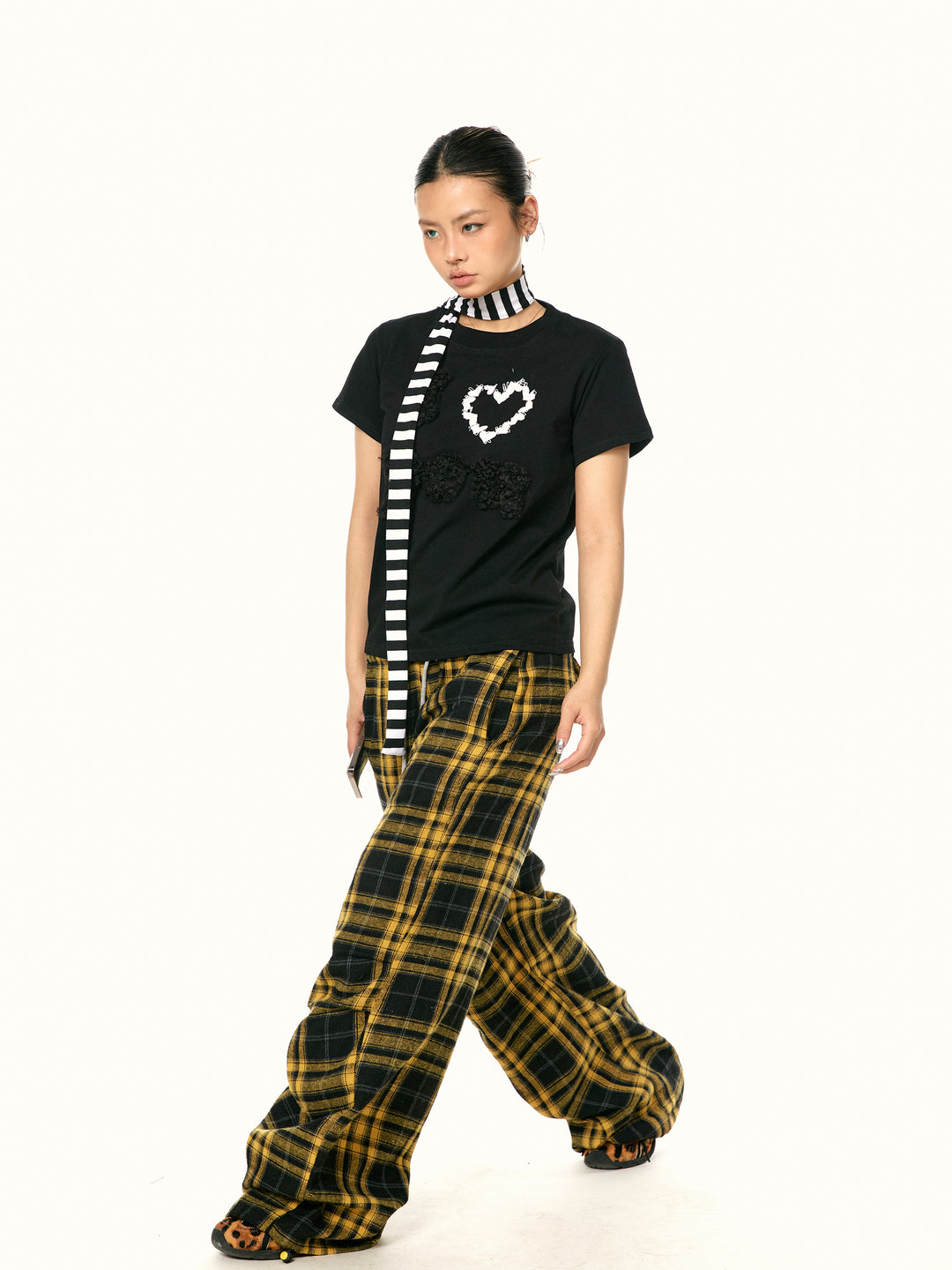 Plush Embroidered Heart Cotton T-shirt