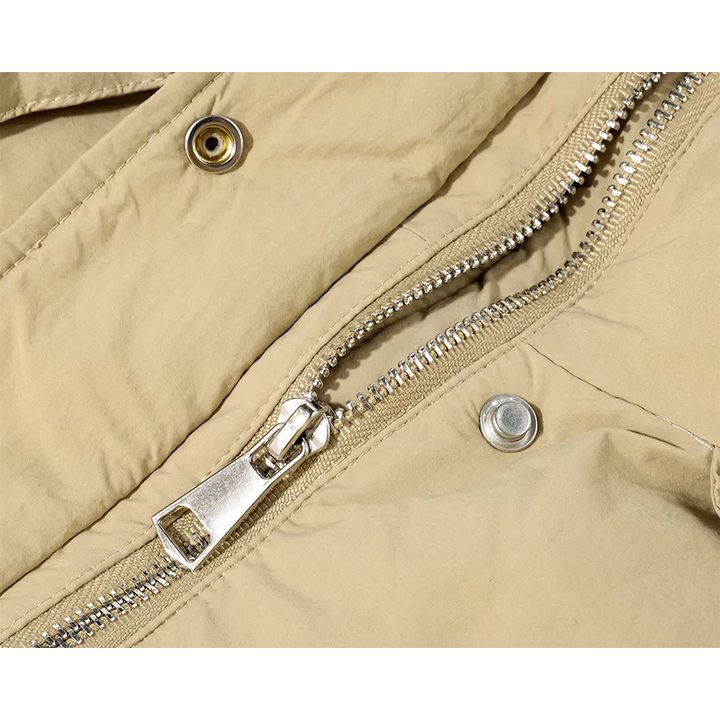 מעיל פוך עם כובע חורפי ומעוטרת פרווה 