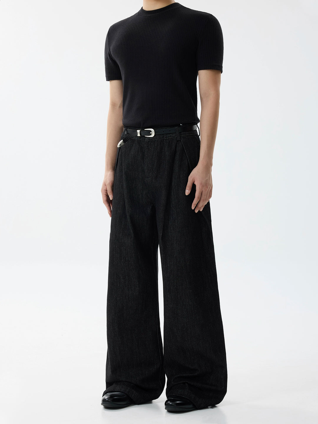 Pleated Wide-Leg A-Line Jeans
