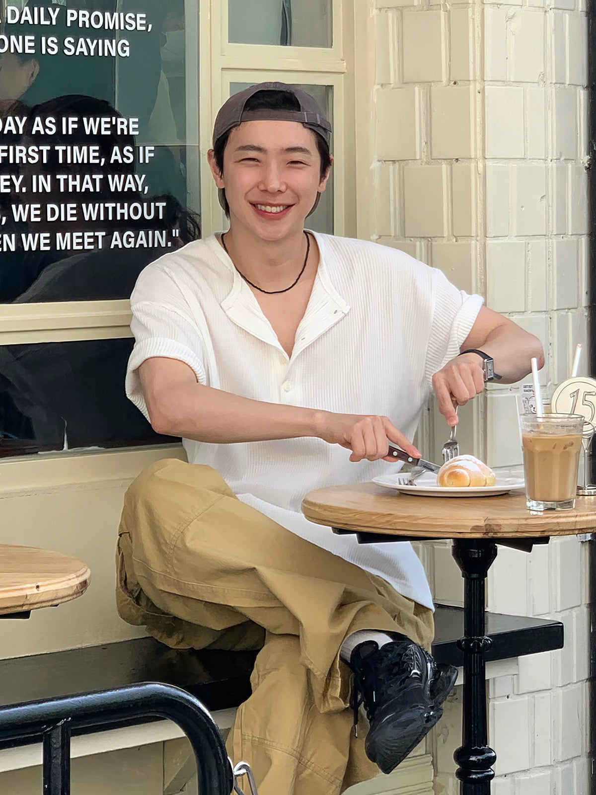 Krep Dokulu Kısa Kollu Henley Kazak 