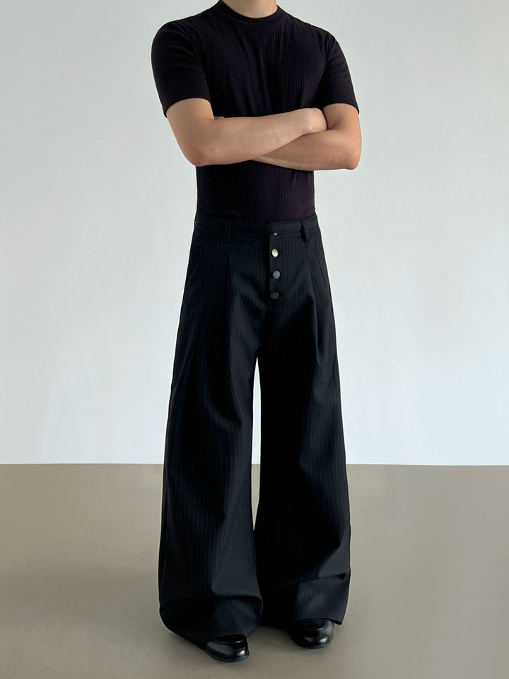 Gestreifte weite High-Waist-Hosen 