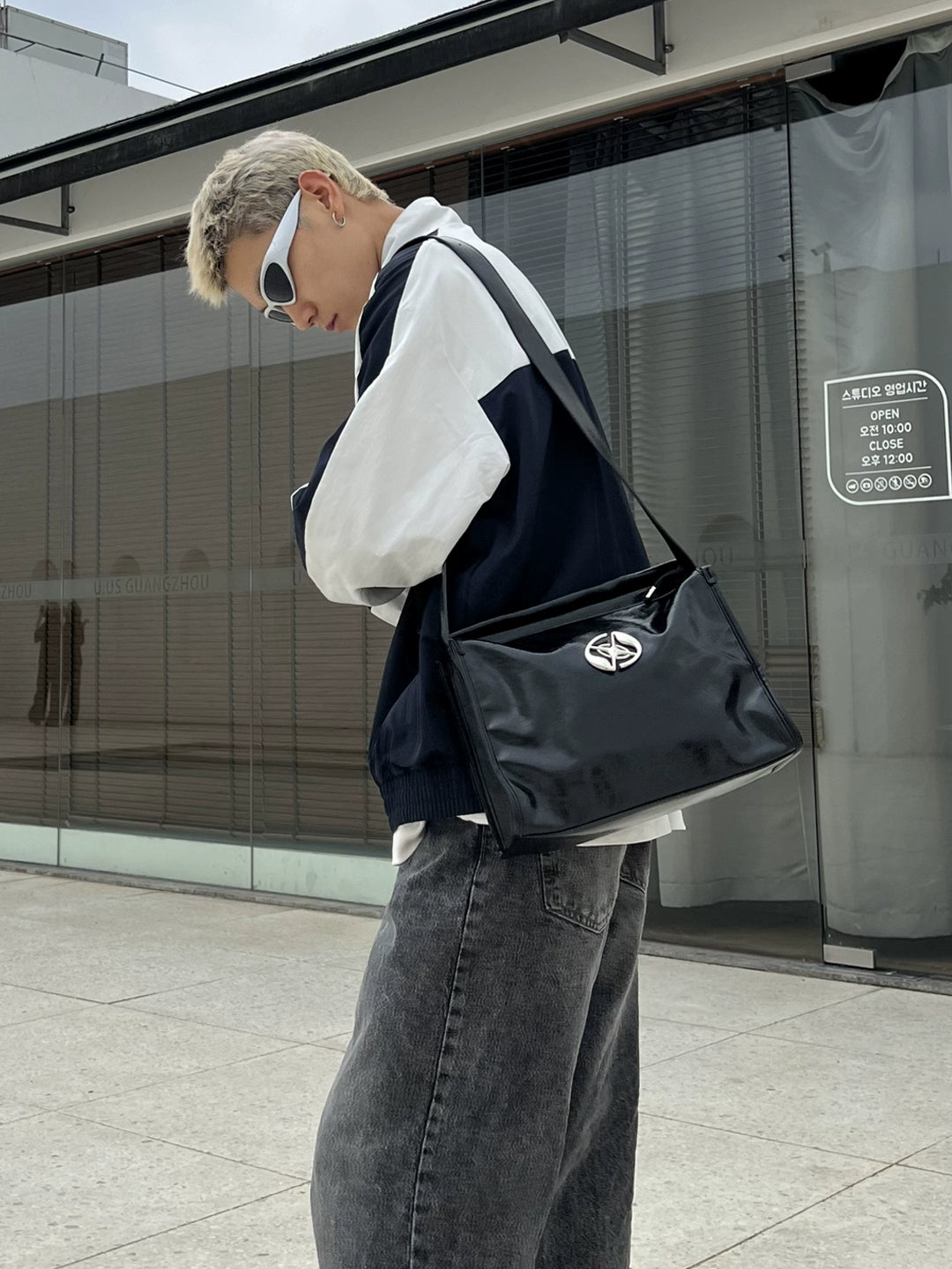 Retro PU Bred Axlar Messenger Tote 