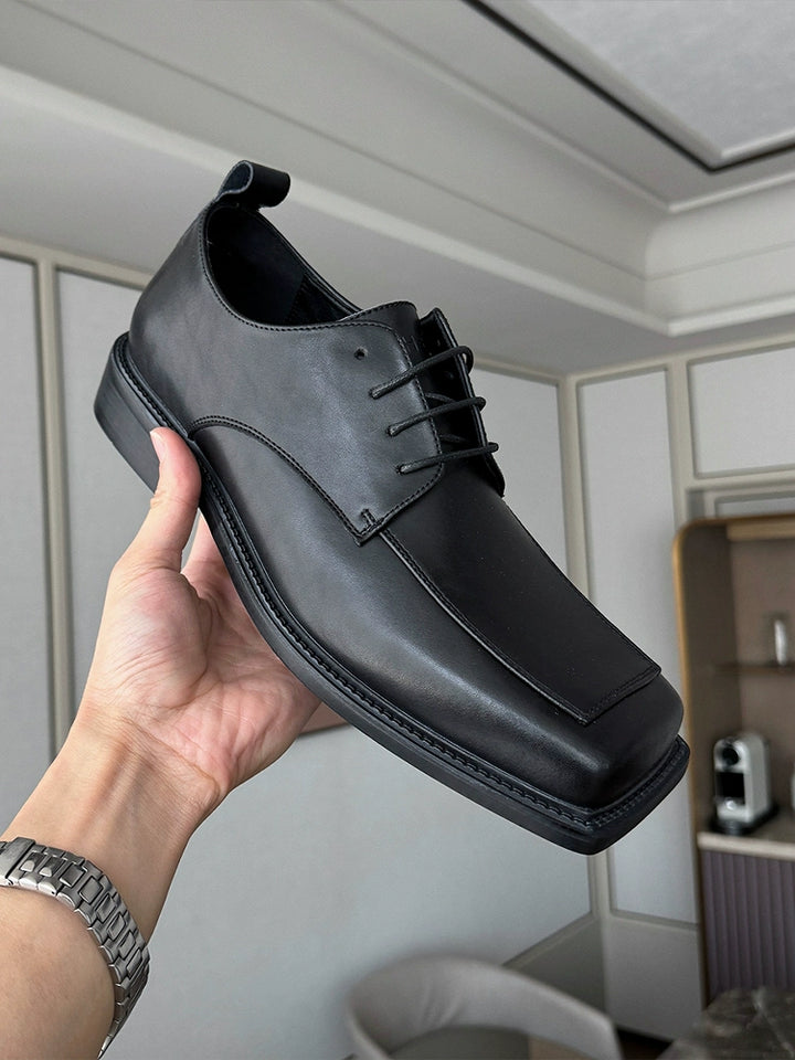 Scarpe in pelle con lacci a punta quadrata 