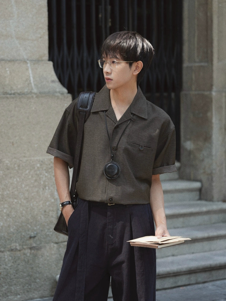 Camisa casual de manga corta con cuello cubano 