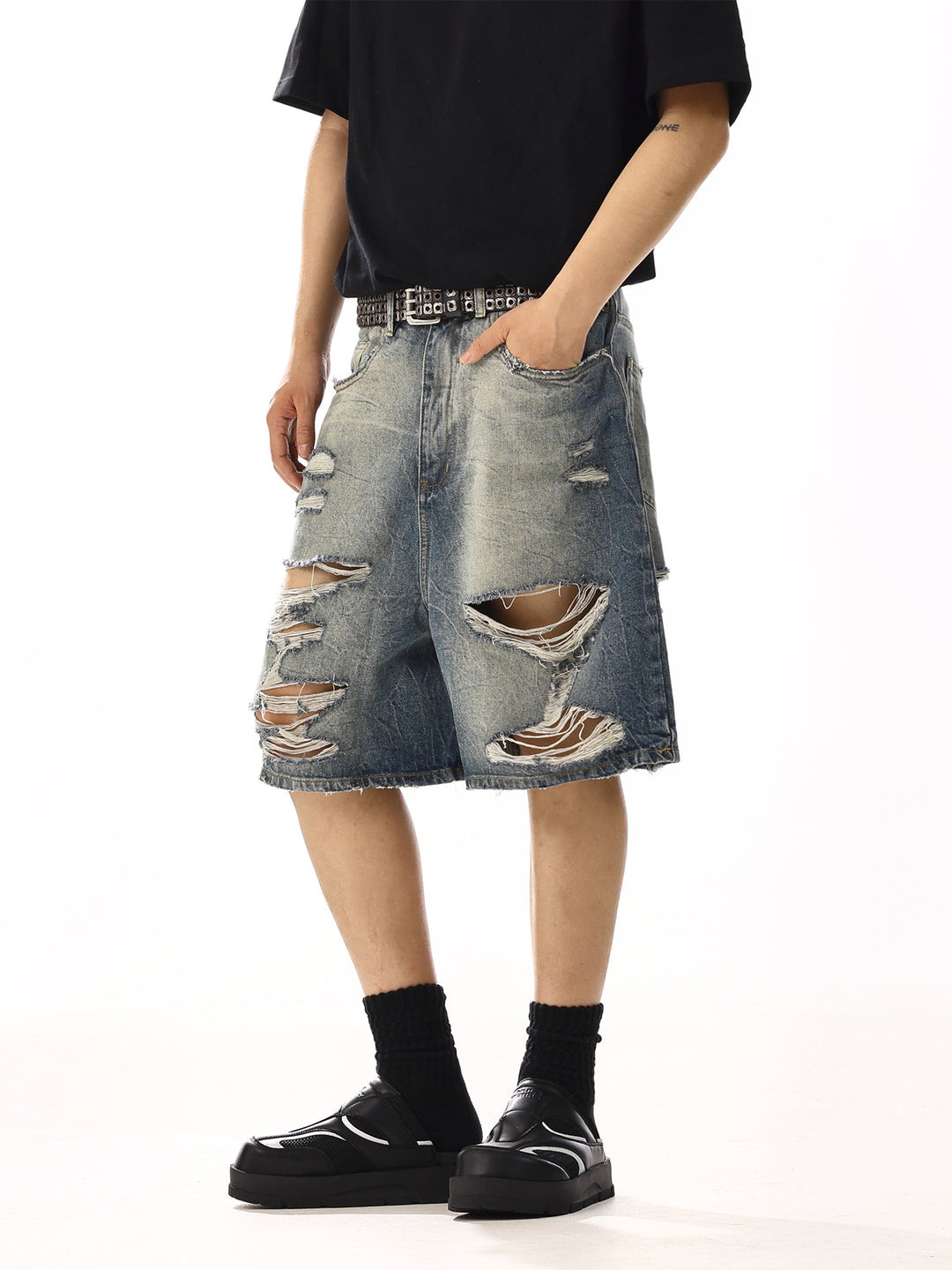 Distressed Raw Edge Wide Leg Denim Shorts