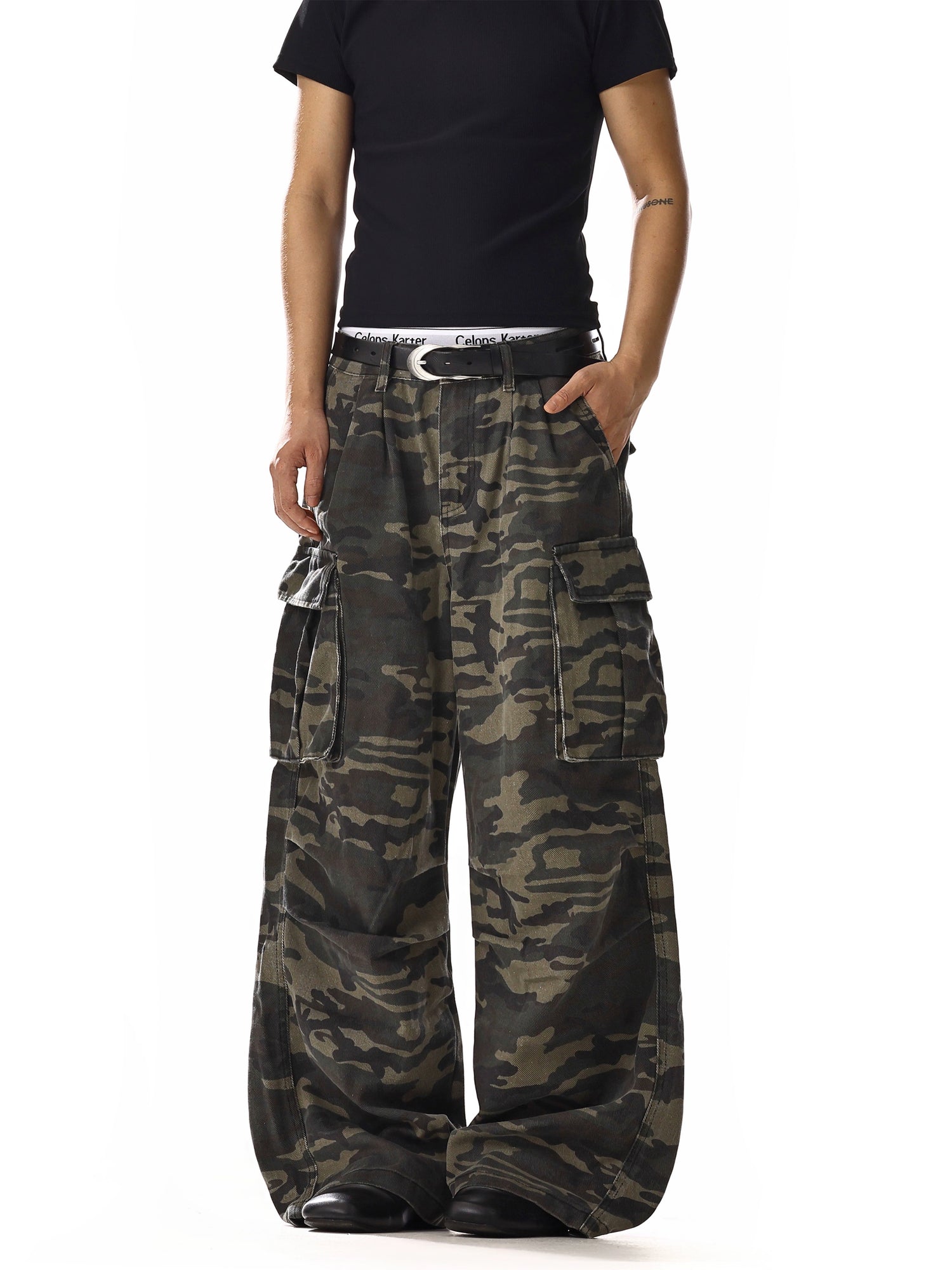 Camouflage Wide-Leg Cargo Pants