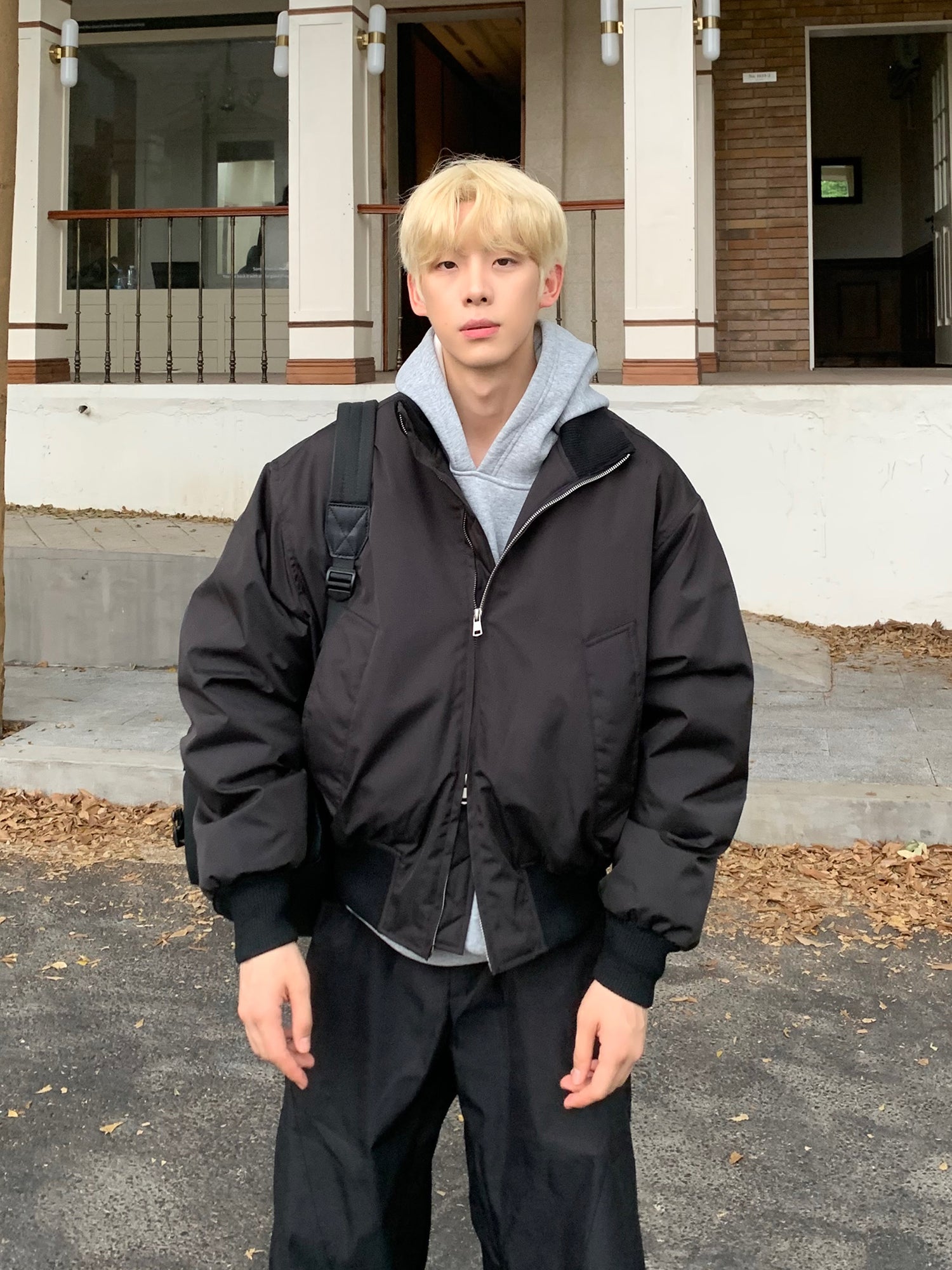 جاكيت بيلوت بيسبول قصير محشو بالريش 