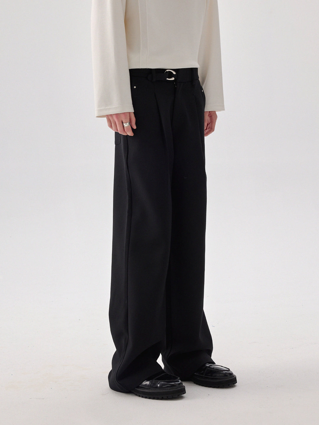 Pleated Straight-Leg Casual Pants
