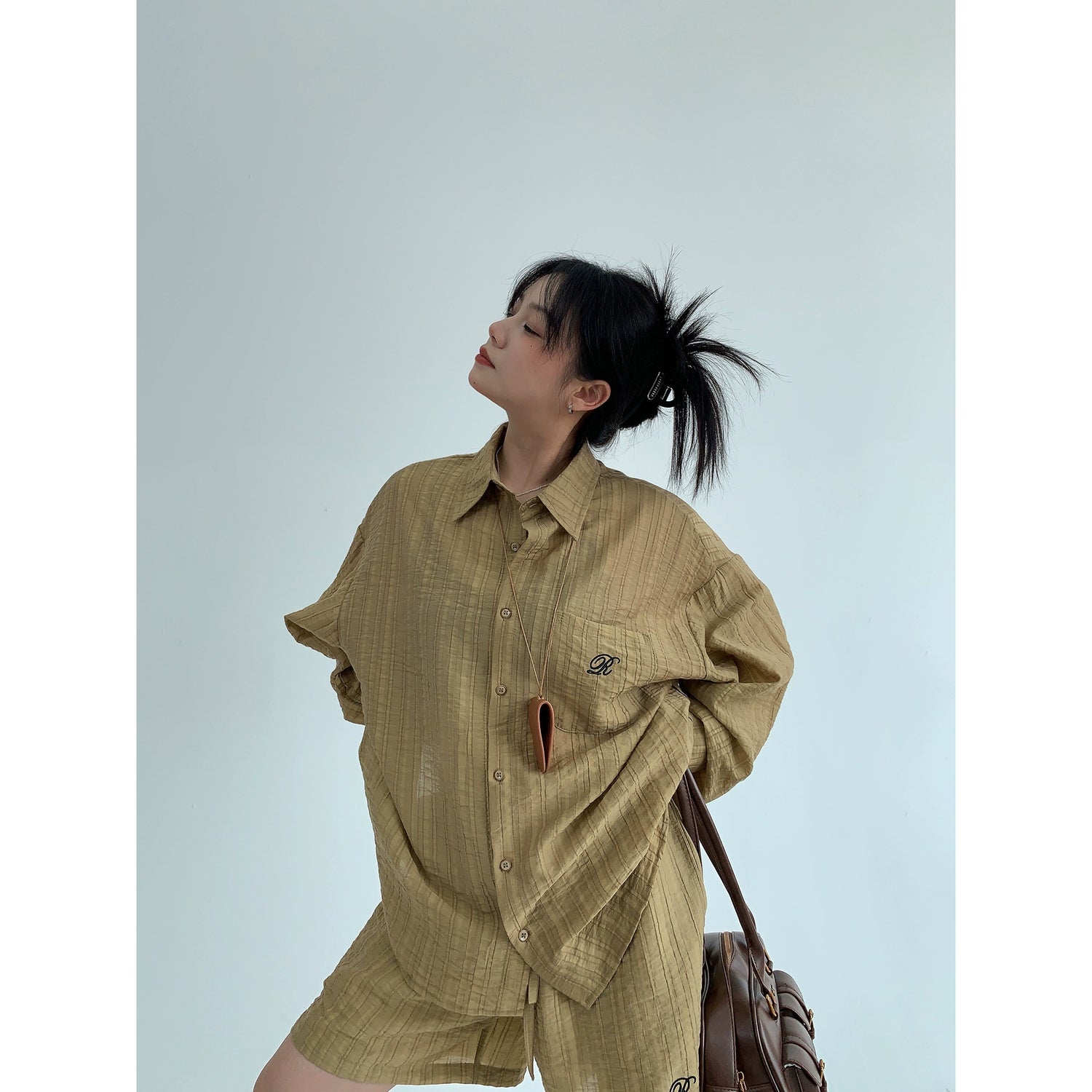 Leichtes Langarmshirt und Shorts Set 