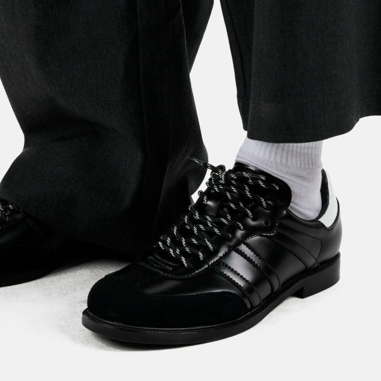 أحذية جلدية عصرية للمواصلات 