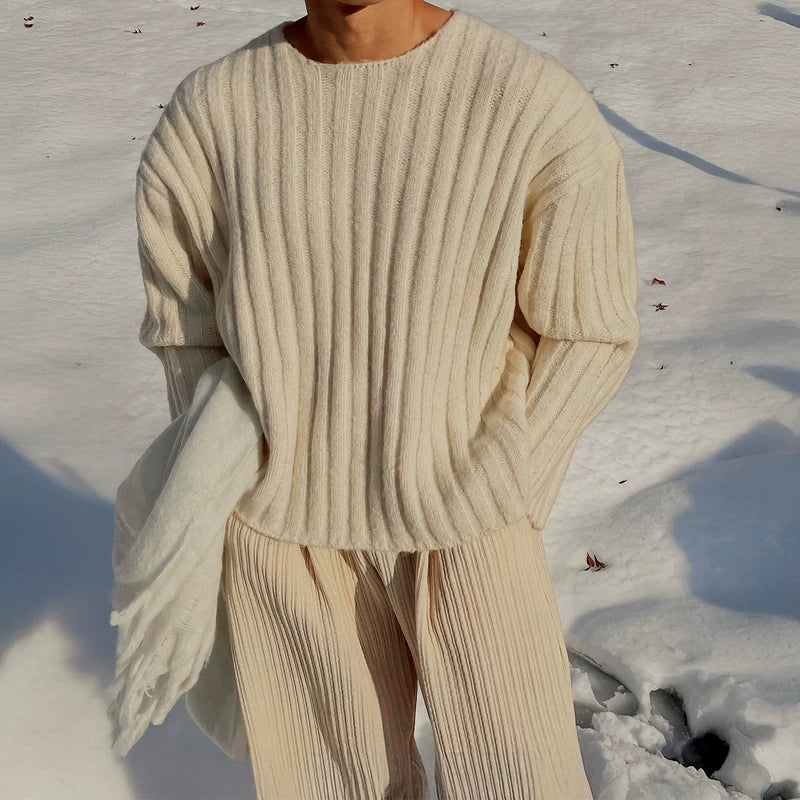 سويت شيرت بياقة دائرية محبوكة ذات خطوط 