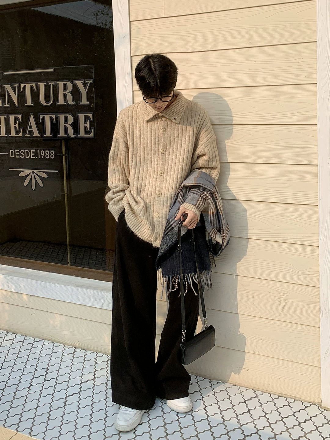 Pantalons décontractés en laine plissée à coupe droite 