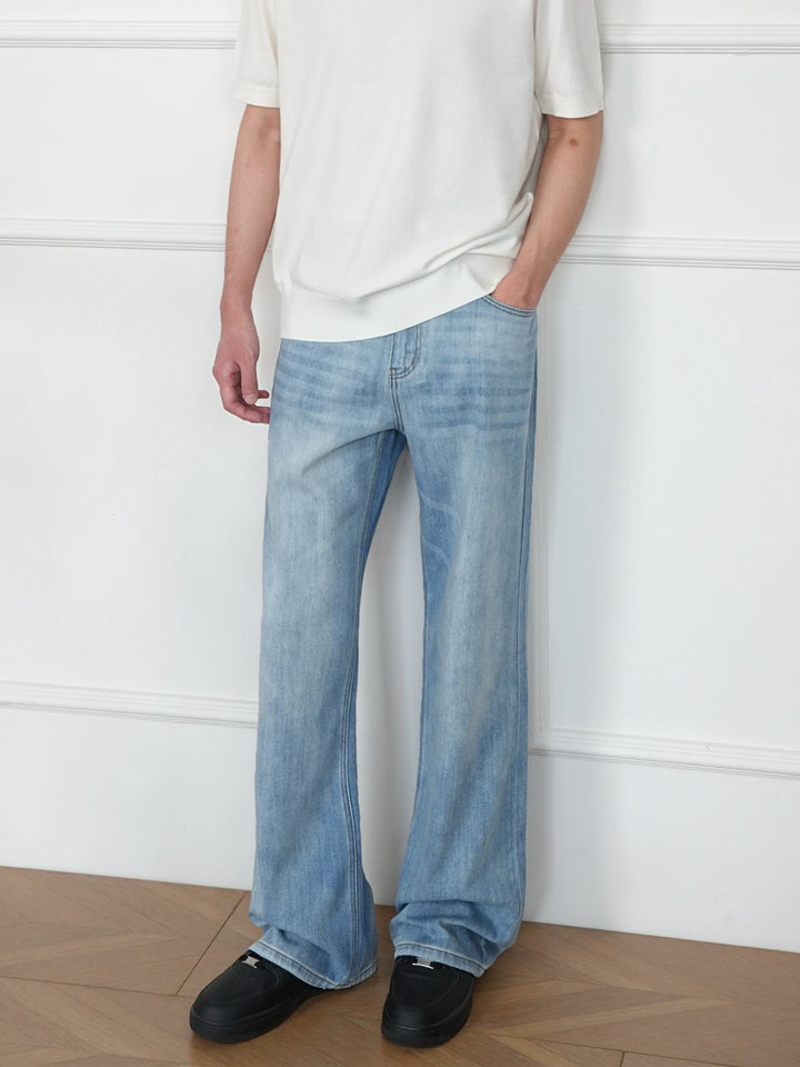 Pantalones anchos de pierna acampanada desgastados y lavados 