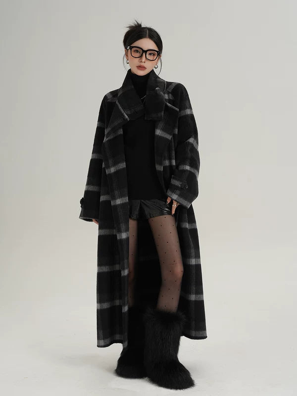 Длинное клетчатое шершащее пальто с поясом 
