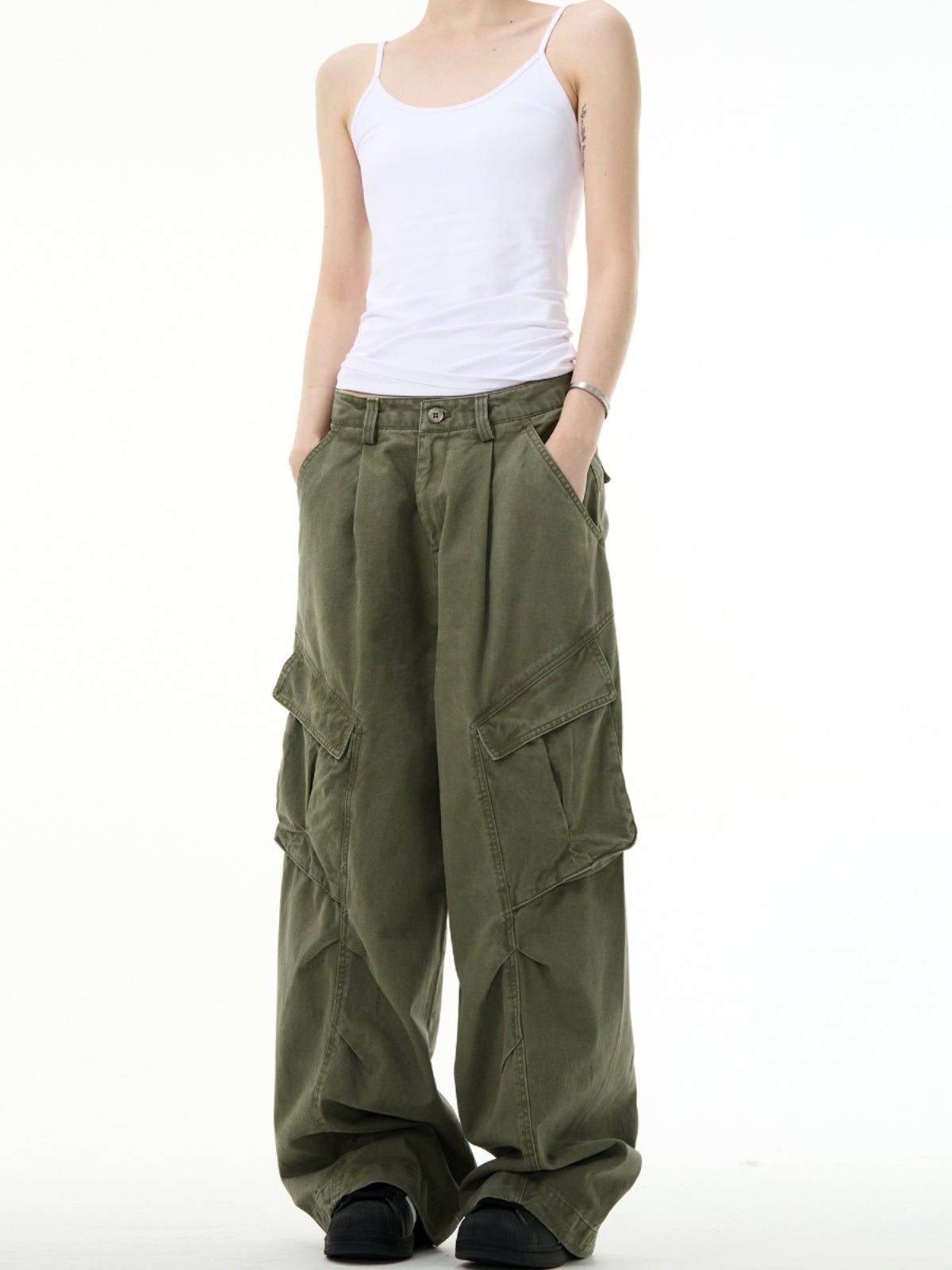 Loose Pleated Straight Leg Cargo Pants
