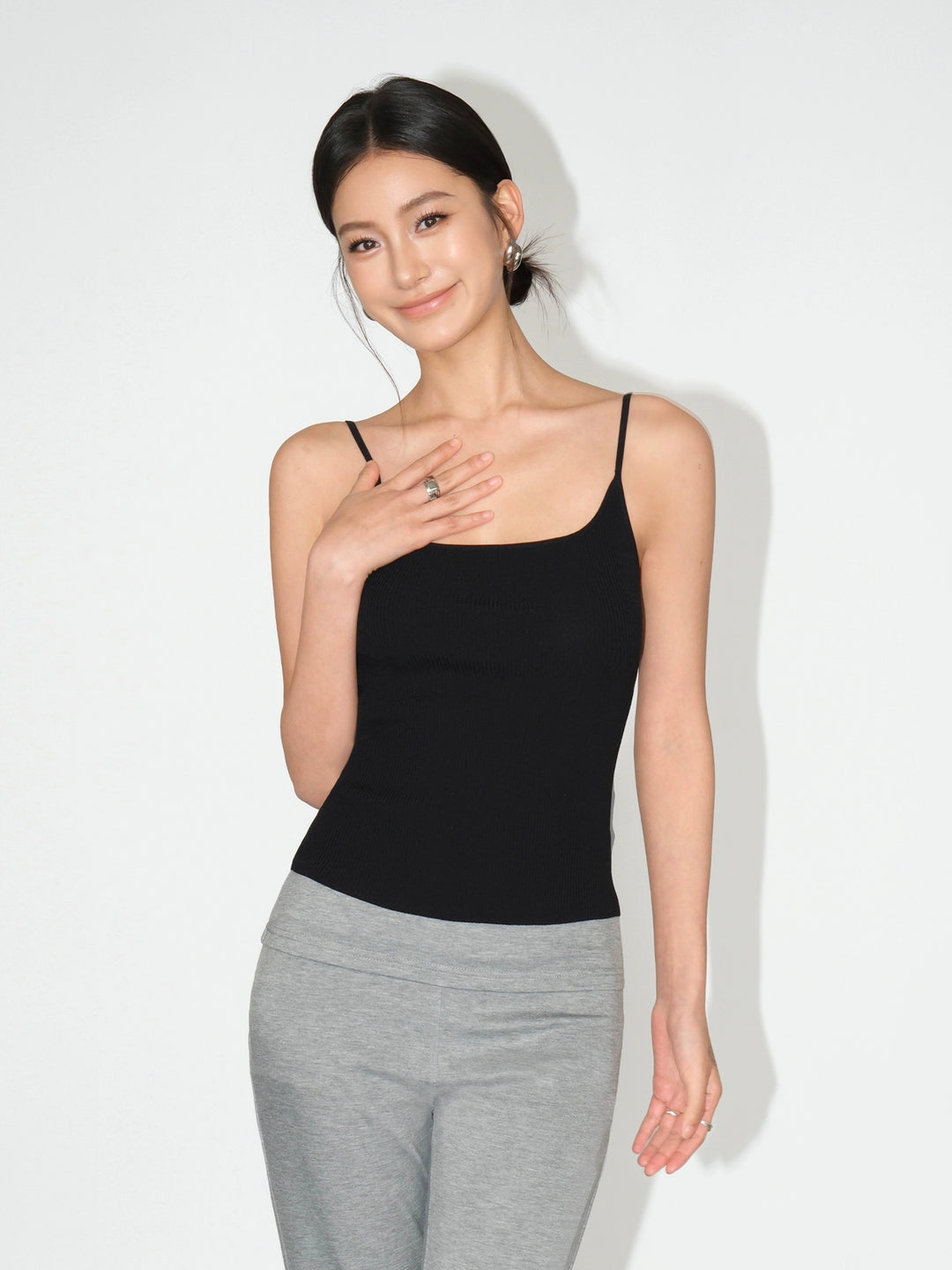 Pletená tílko s úzkým výstřihem a slim fit 