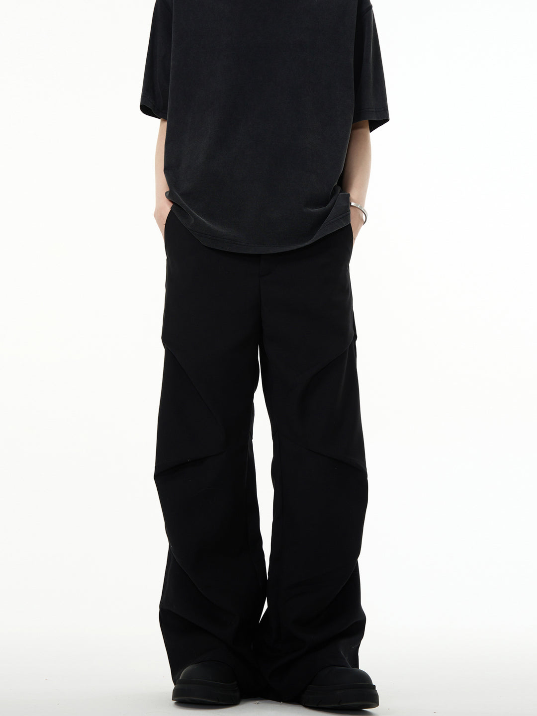 Pantaloni casual a palazzo svasati con pieghe e vestibilità ampia 