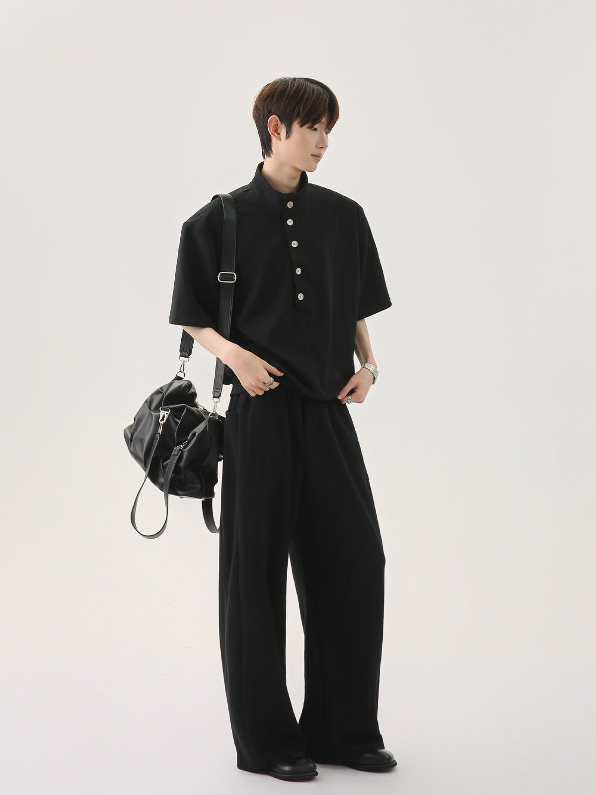 بدلة كاجوال من قميص بولو وسروال 