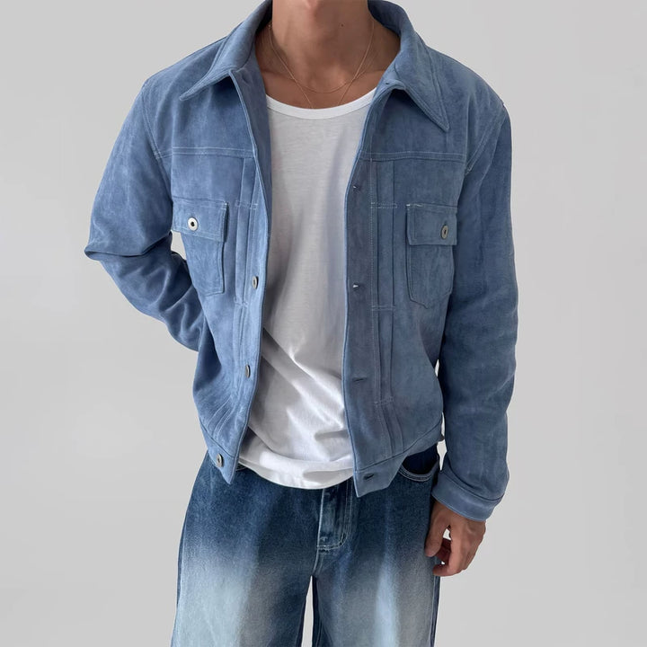 جاكيت قصير مطوي من جلد صناعي مغسول 