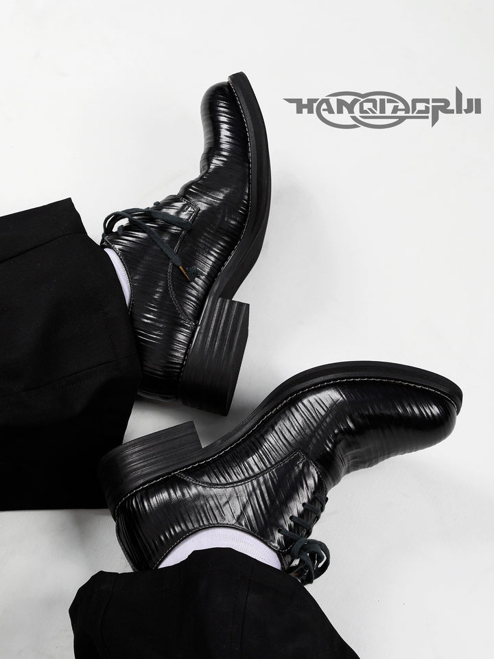 Sapatos de Couro Pontudos Pregueados Listrados 