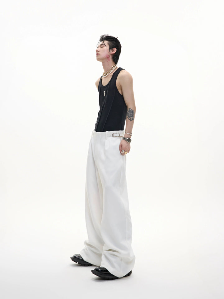 Colete Sem Mangas U-Neck com Acento de Metal 