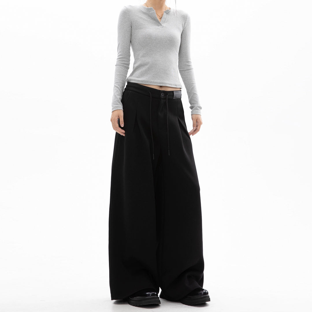 Wide-Leg Straight Pleated Pants