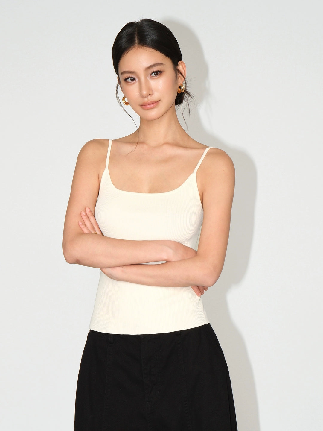 Pletená tílko s úzkým výstřihem a slim fit 