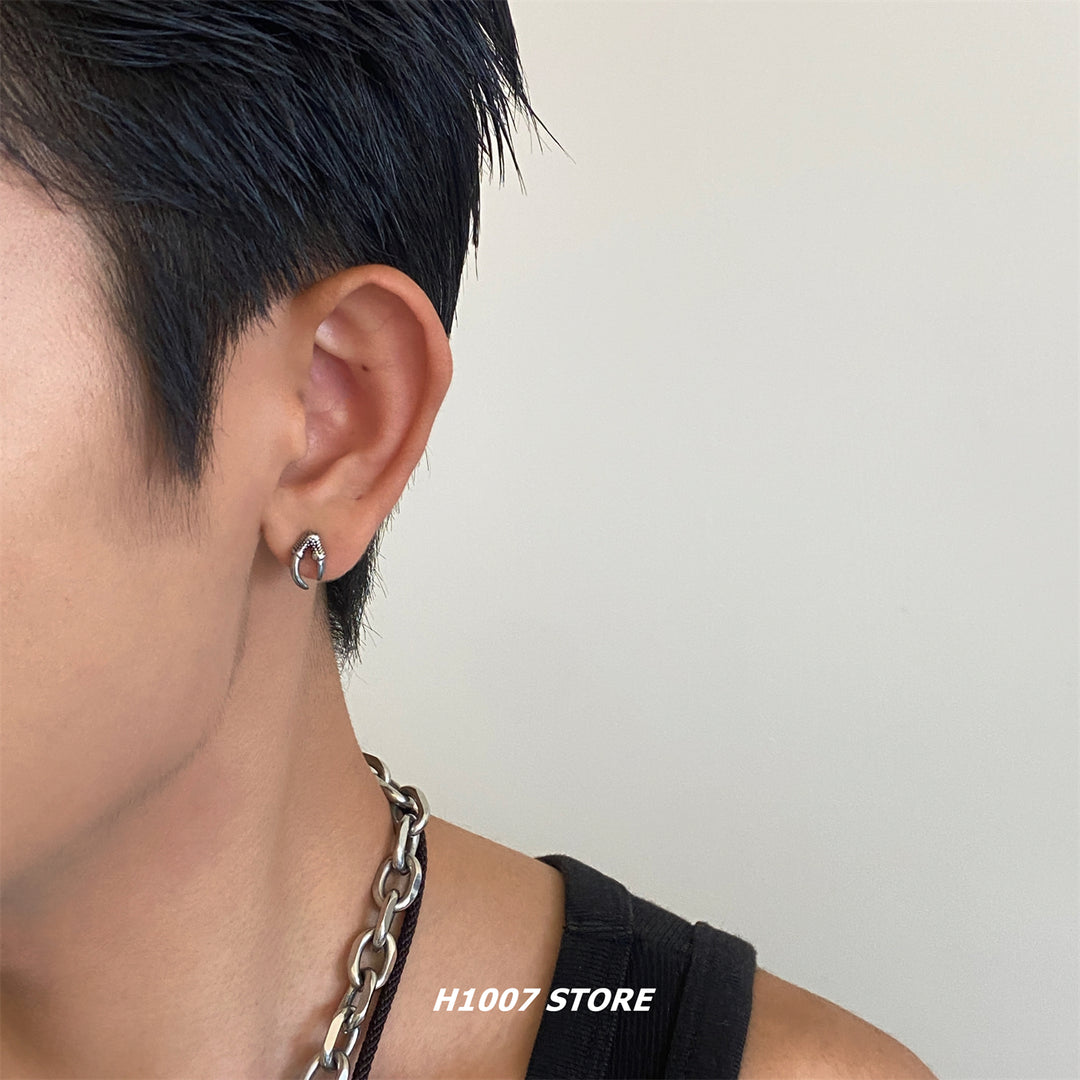 Dragon Claw Retro Stud Earrings