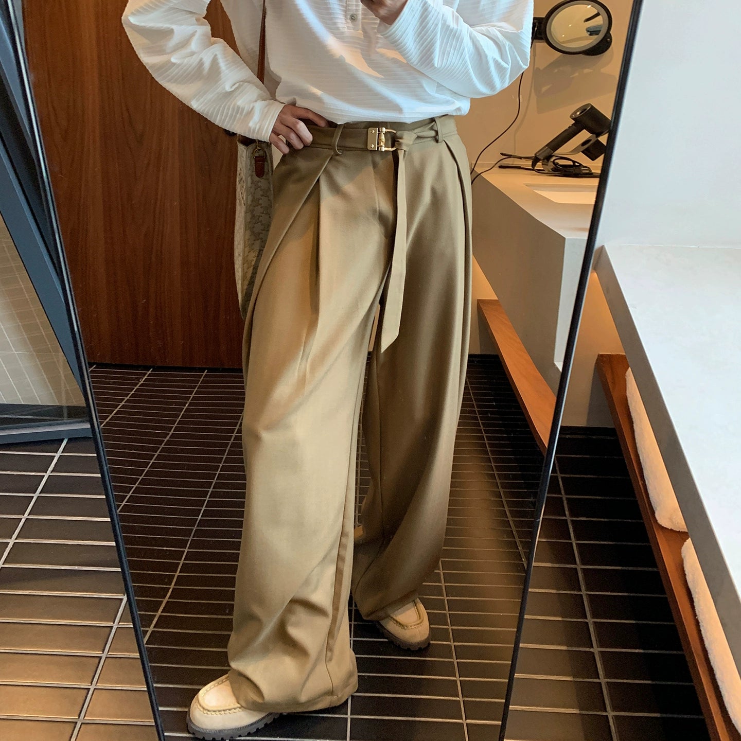 undefined,6087413122042,6087413122043,6087413122044,6087413122045