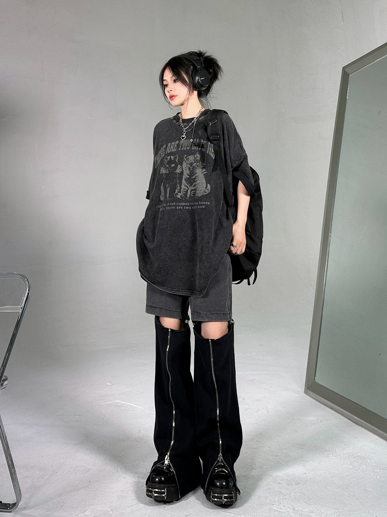 Übergroßes, abgenutztes Katzen-Graphic-T-Shirt 