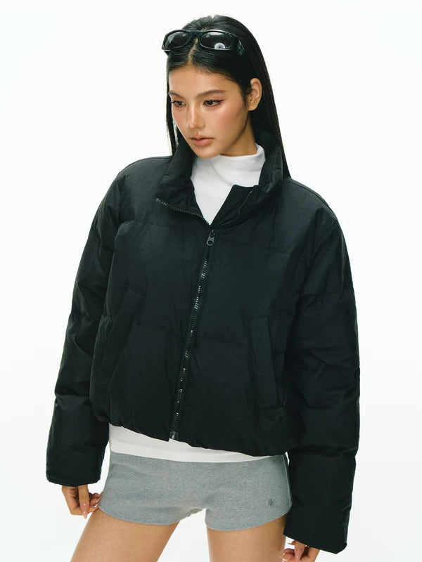 Chaqueta acolchada corta con cuello alto 