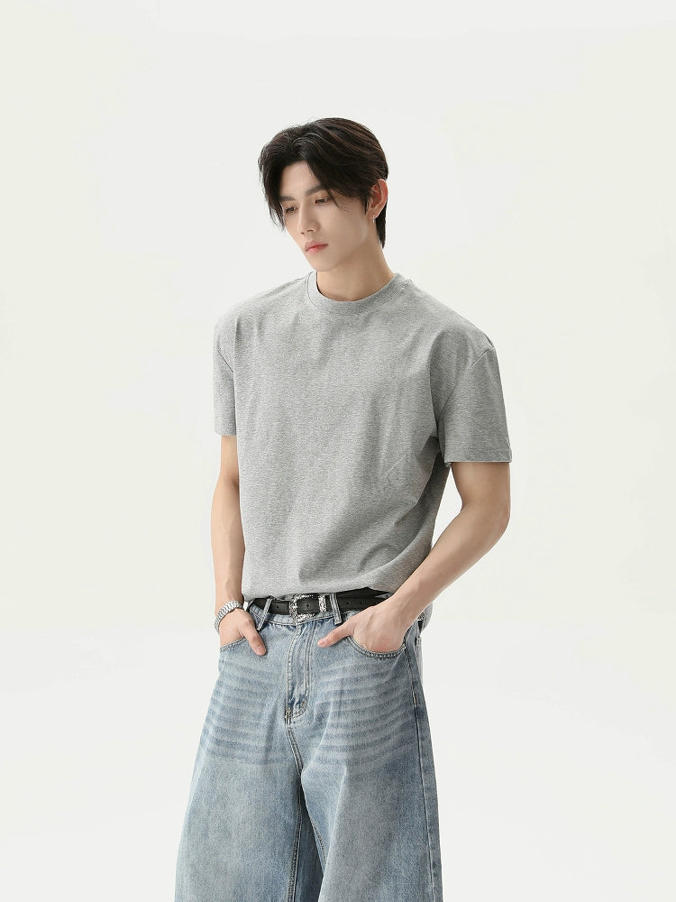 تي شيرت ضيق بأكمام مستقيمة وياقة دائرية 