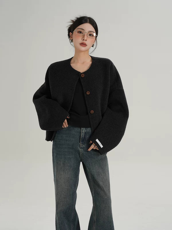 Короткое свободное шершащее пальто с пуговицами 