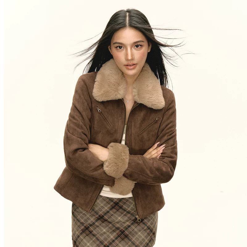 ז'קט עם ריפוד פרווה מלאכותית וסגירת רוכסן 