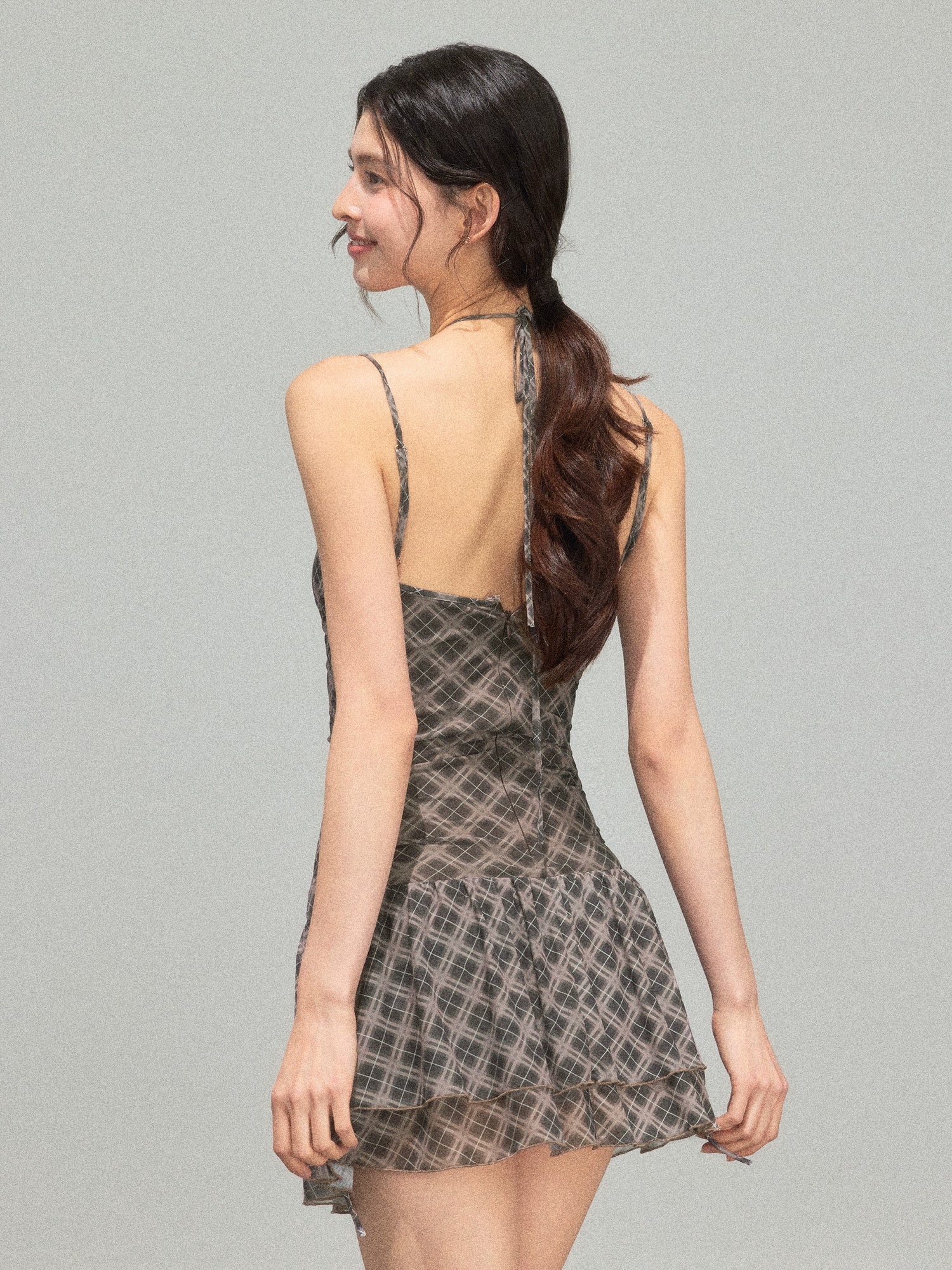 فستان صيفي عتيق بتصميم حمالة عنق مخطط 