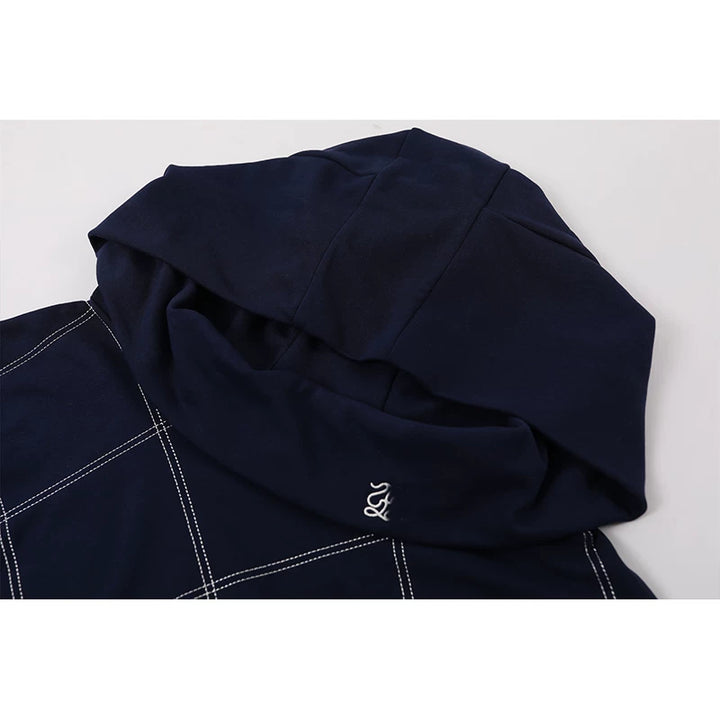 סט קיץ של סווטשירט ומכנסיים קצרים בדוגמת יהלום עם כתפיים חשופות 