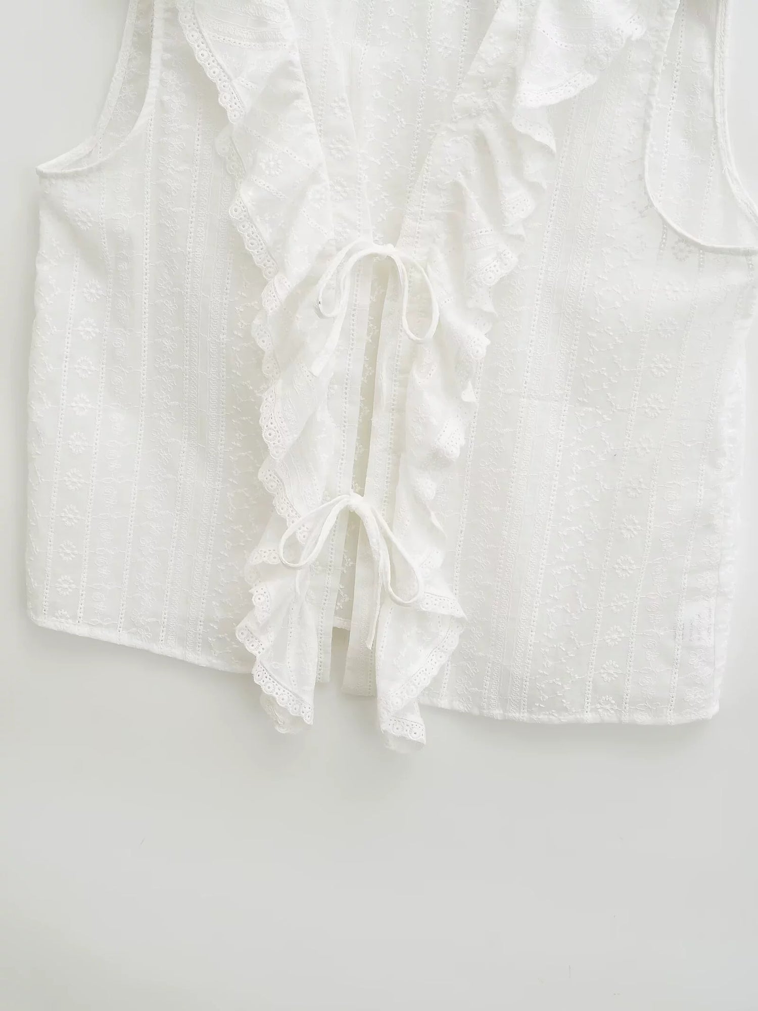 Layered Ruffle Embroidery Sleeveless Shirt