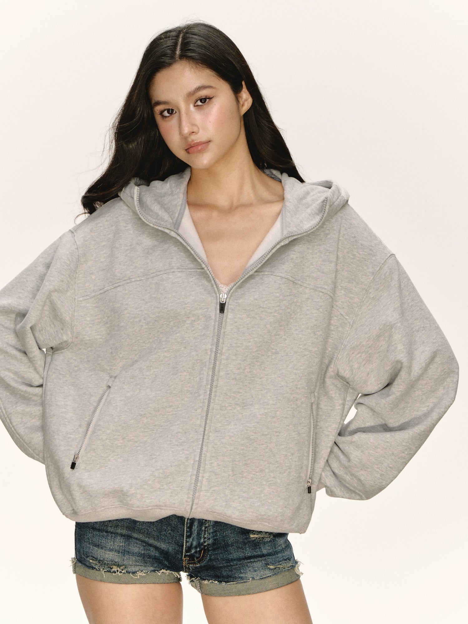 Felpa con zip e tasche 